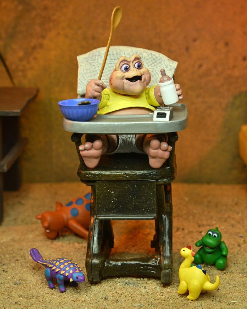 DINOSAURS - Baby Sinclair - Ultimate Figure 18cm
