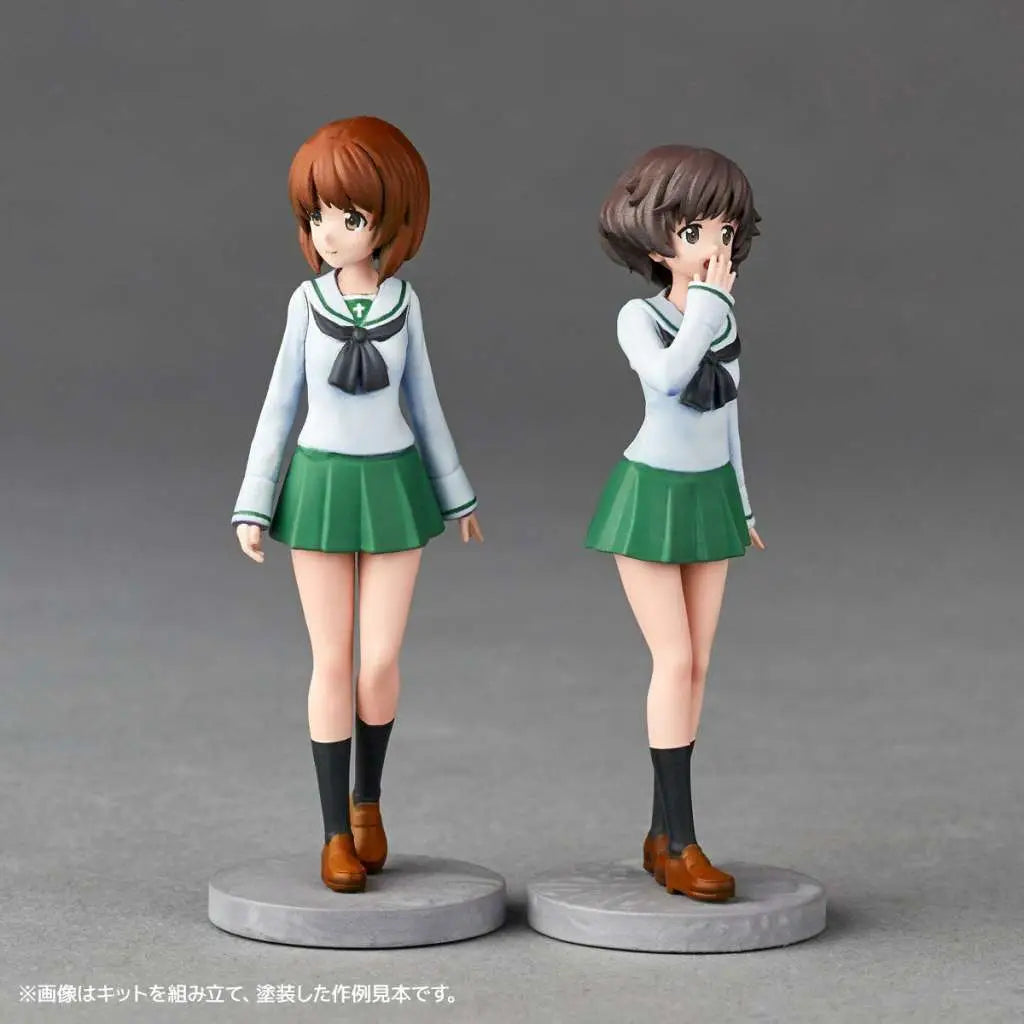 [PREORDINE] Girls und Panzer Last Chapter Garage Set (A) ARTPLA Model Kit Kaiyodo