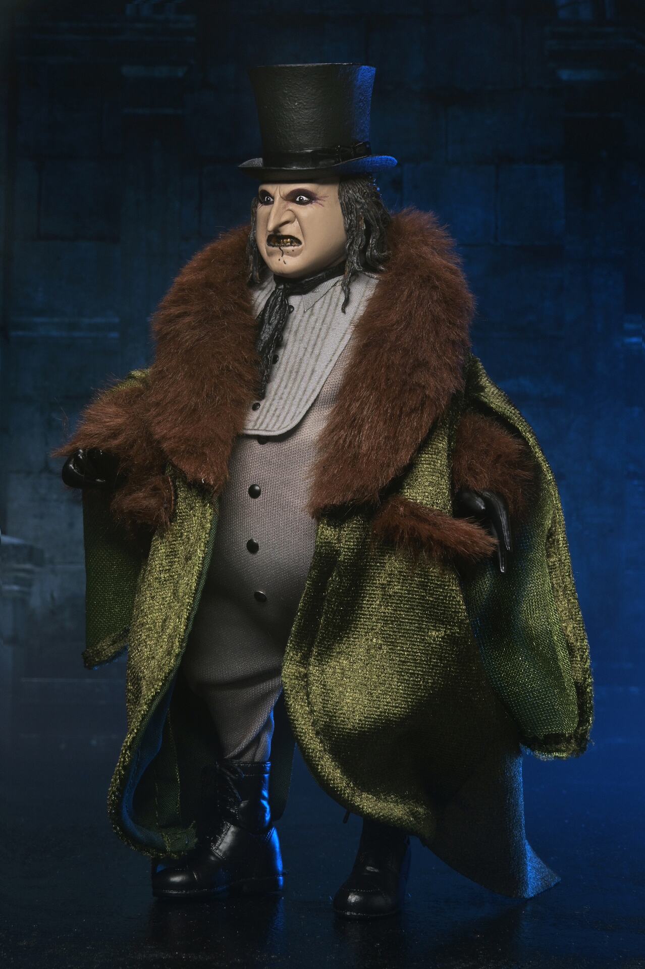 [PREORDINE] Batman Returns The Penguin Clothed Action Figure NECA