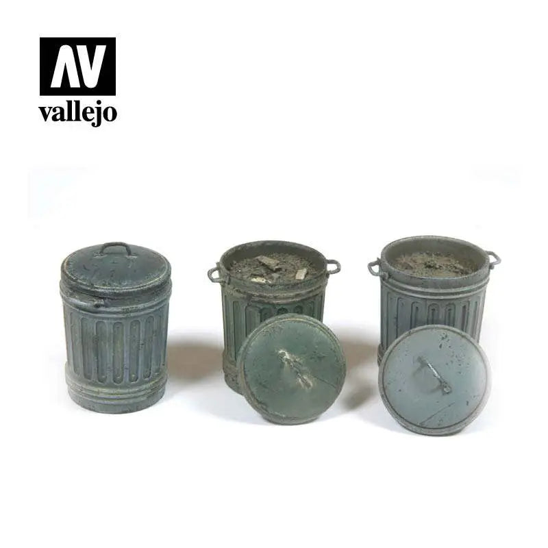 [PREORDINE] Vallejo Scenics Garbage Bins 1 SC212 - Accessori 1/35