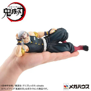 [PREORDINE] Demon Slayer: Statua Tengen Uzui Palm Size GEM Gift Set