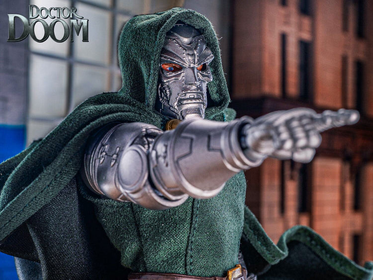 [PREORDINE] Doctor Doom One:12 Collective Action Figure - Mezco Toys