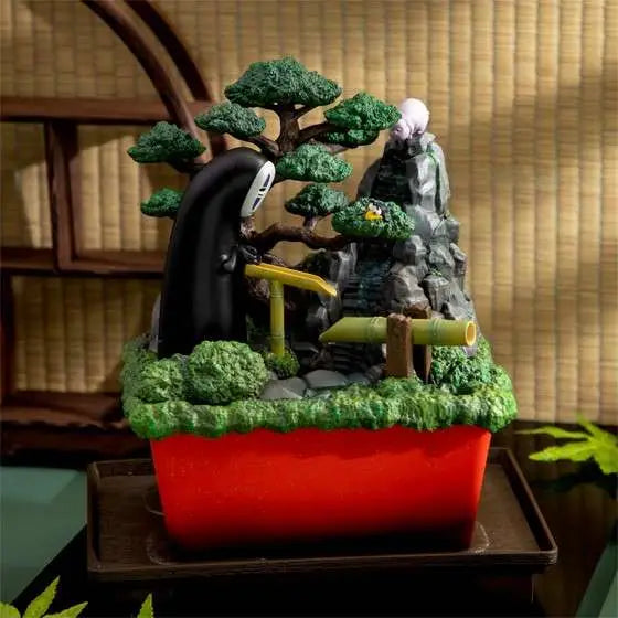 [PREORDINE] Spirited Away: Diorama Giardino Acquatico Bonsai Senza Volto