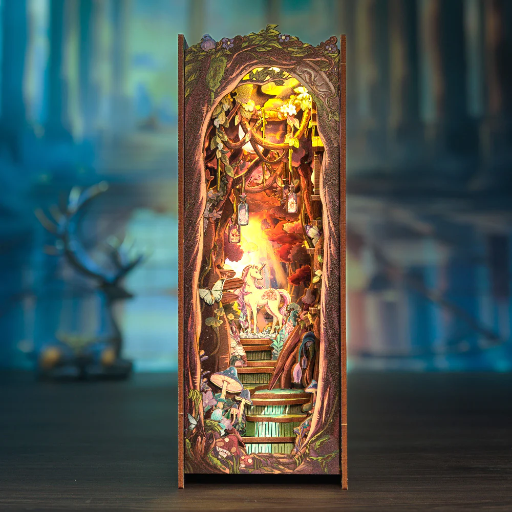 [PREORDER] BOOK NOOK KIT - DIY - The Grace of the Forest - 89pc + LED Light