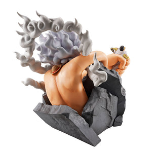 Action Figure Monkey D. Luffy Gear 5 vs Borsalino - Ichibansho One Piece 22cm - BANPRESTO - Model Kit