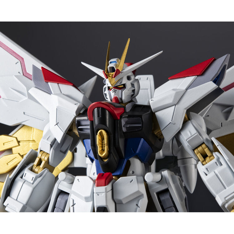 [PREORDINE] Action Figure Mighty Strike Freedom Gundam Universe 15cm - TAMASHII NATIONS - Model Kit
