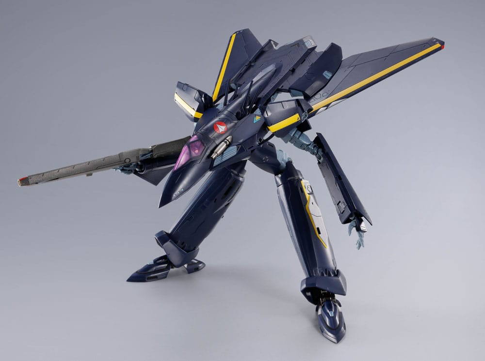 [PREORDINE] Macross 7 DX Chogokin Action Figure VF-17S Nightmare Stealthvalkyrie (Gamlin Kizaki) 25 cm - Bandai Tamashii Nations - Action figures