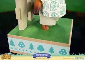 [PREORDINE] Animal Crossing: New Horizons Statua PVC Tom Nook 22 cm - First 4 Figures - Statue