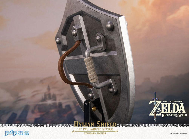 [PREORDINE] Statua Hylian Shield The Legend of Zelda: Breath of the Wild - Standard Edition 29 cm - First 4 Figures - Statue