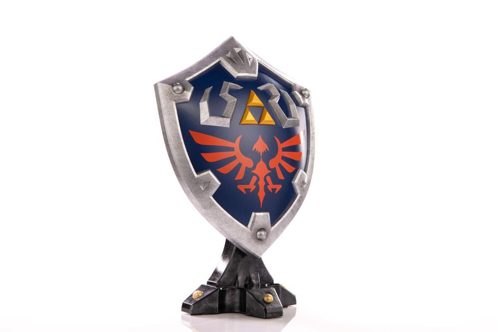 [PREORDINE] Statua Hylian Shield The Legend of Zelda: Breath of the Wild - Standard Edition 29 cm - First 4 Figures - Statue