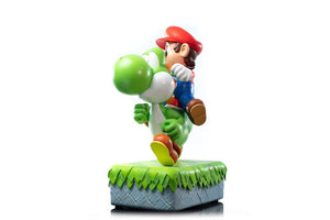 [PREORDINE] Statua Super Mario Mario & Yoshi 48 cm - First 4 Figures - Statue