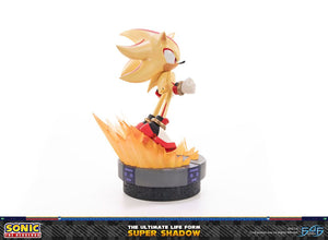 [PREORDINE] Sonic The Hedgehog Statua Super Shadow - Standard Edition 32 cm - First 4 Figures - Statue