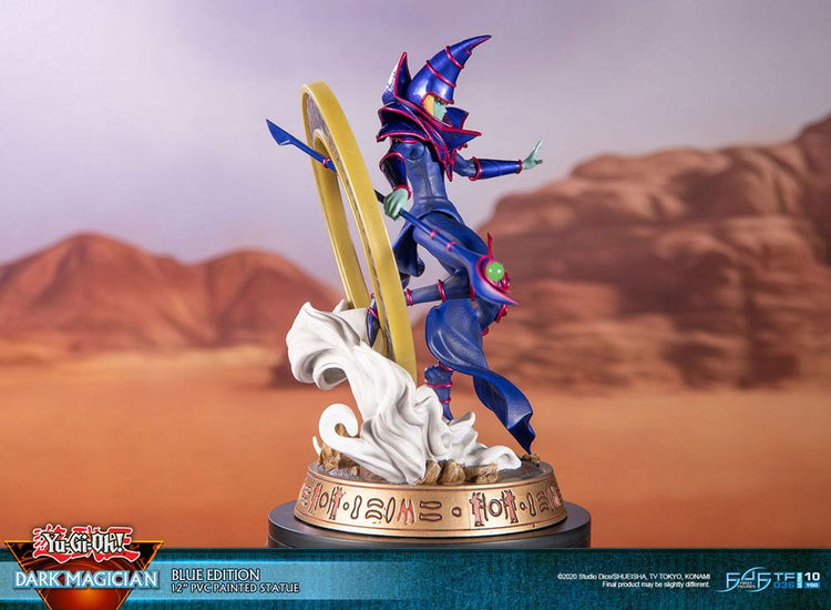 [PREORDINE] Statua Yu-Gi-Oh! Dark Magician - Blue Version 29 cm - First 4 Figures - Statue
