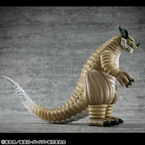 [PREORDINE] Dandadan Action Figure: Occultic Sofubi Collection - Mostro Trasparente 15 cm - Megahouse - Statue
