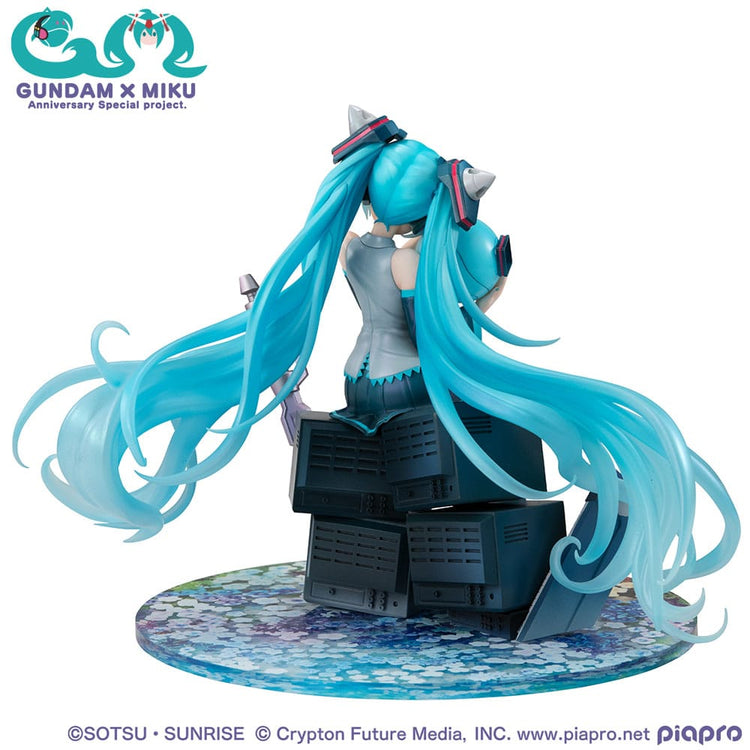[PREORDINE] Mobile Suit Gundam x Hatsune Miku Statua Lucrea PVC 17 cm - 45° Anniversario - Megahouse - Statue