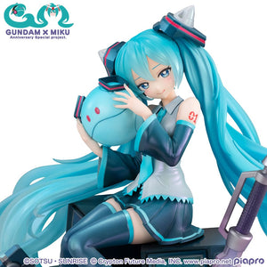 [PREORDINE] Mobile Suit Gundam x Hatsune Miku Statua Lucrea PVC 17 cm - 45° Anniversario - Megahouse - Statue
