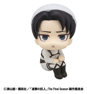 [PREORDINE] Attack on Titan Statua PVC Look Up Levi Cleaning Ver. 11 cm - Megahouse - Statue