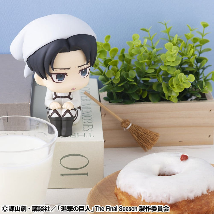 [PREORDINE] Attack on Titan Statuette Look Up: Levi Cleaning Ver. & Mikasa 11 cm - Megahouse - Statue