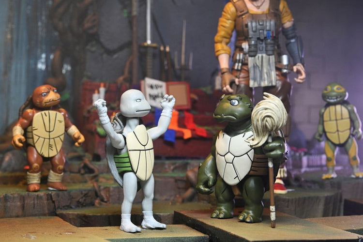 [PREORDINE] Teenage Mutant Ninja Turtles: The Last Ronin - Action Figure Ultimate Casey Marie con Baby Odyn & Uno 17 cm - NECA - Action figures