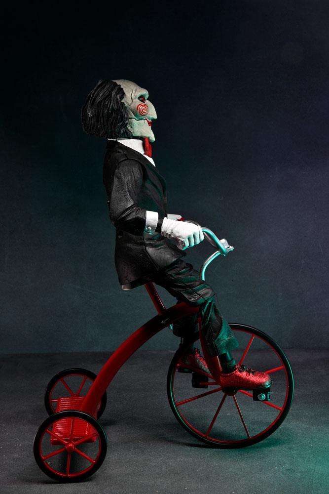 [PREORDINE] Action Figure Saw Billy con Triciclo 30 cm - NECA - Action figures: 30 cm