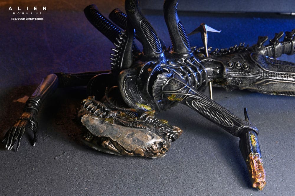 [PREORDINE] Alien: Romulus Action Figure Deluxe Xenomorph XX121 Sospeso 18 cm - NECA - Action figures