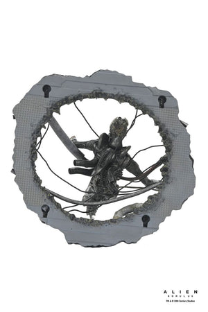 [PREORDINE] Alien: Romulus Action Figure Deluxe Xenomorph XX121 Sospeso 18 cm - NECA - Action figures