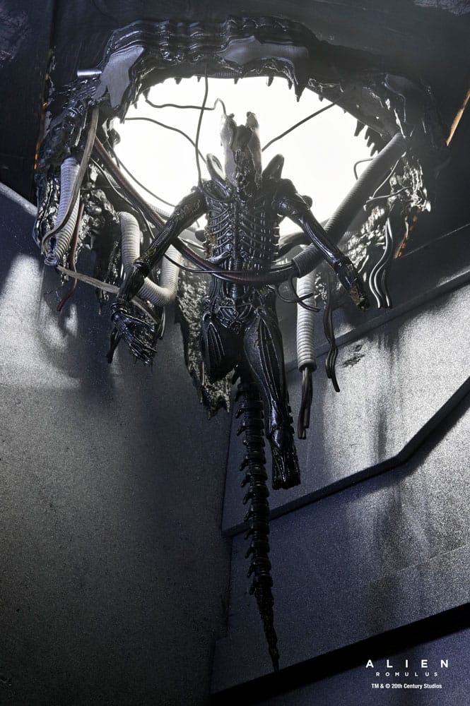[PREORDINE] Alien: Romulus Action Figure Deluxe Xenomorph XX121 Sospeso 18 cm - NECA - Action figures