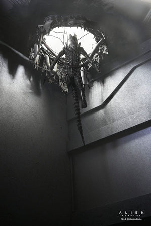 [PREORDINE] Alien: Romulus Action Figure Deluxe Xenomorph XX121 Sospeso 18 cm - NECA - Action figures