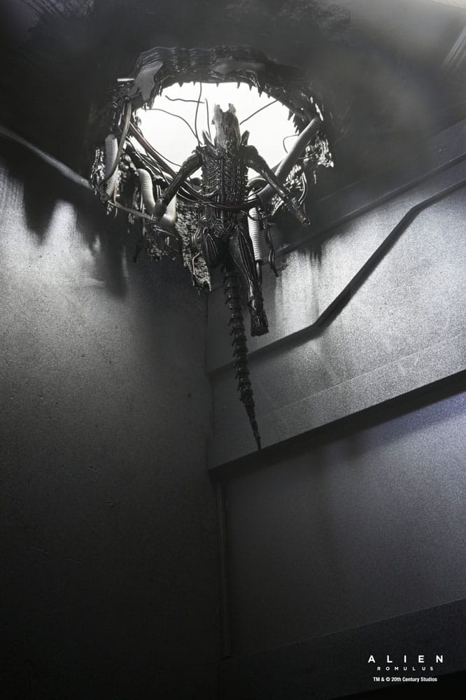 [PREORDINE] Alien: Romulus Action Figure Deluxe Xenomorph XX121 Sospeso 18 cm - NECA - Action figures