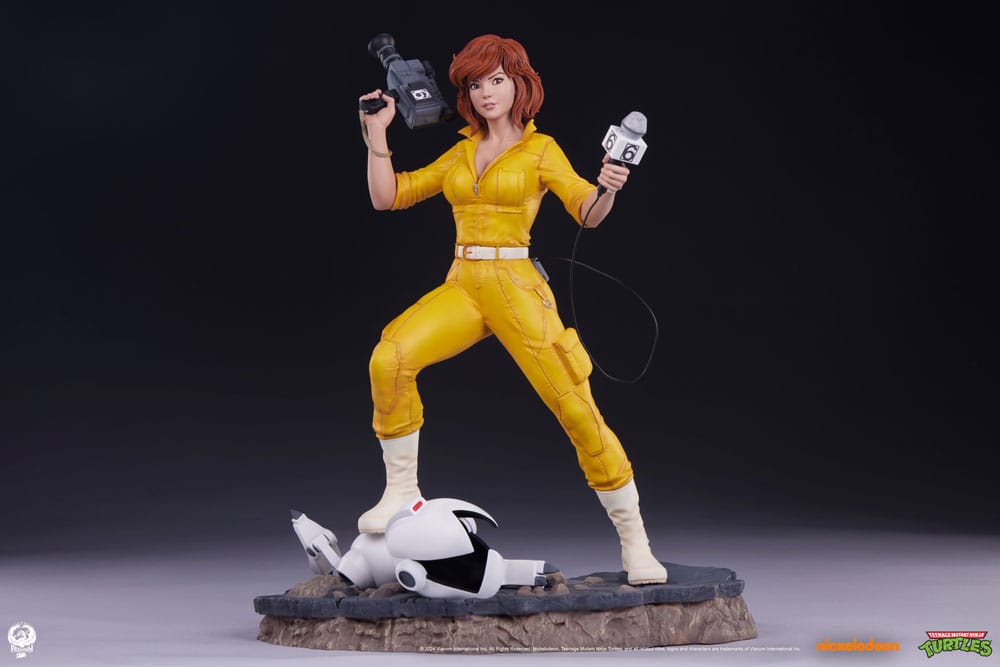 [PREORDER] Teenage Mutant Ninja Turtles Premier Series Statue 1/4 April O'Neil 46 cm